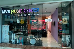 Club de Música MVS Music Center en Interlomas con salones equipados y tienda musical.